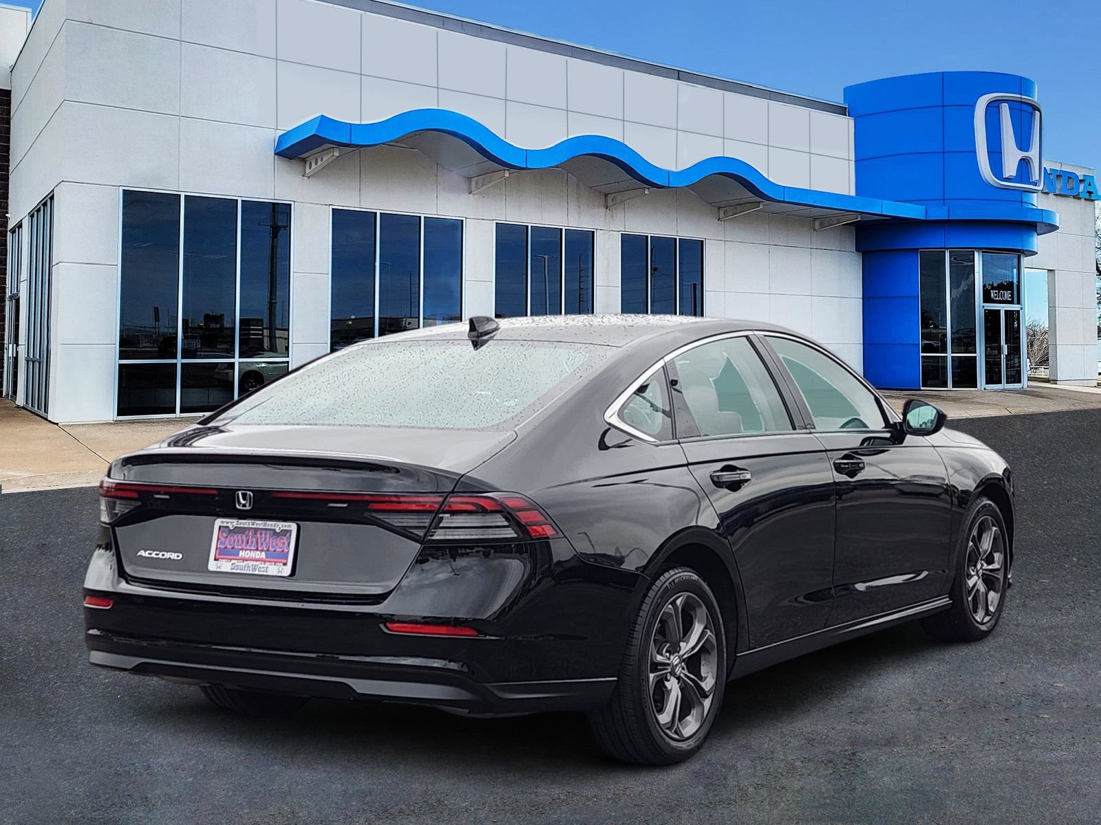 Used 2024 Honda Accord EX image 5