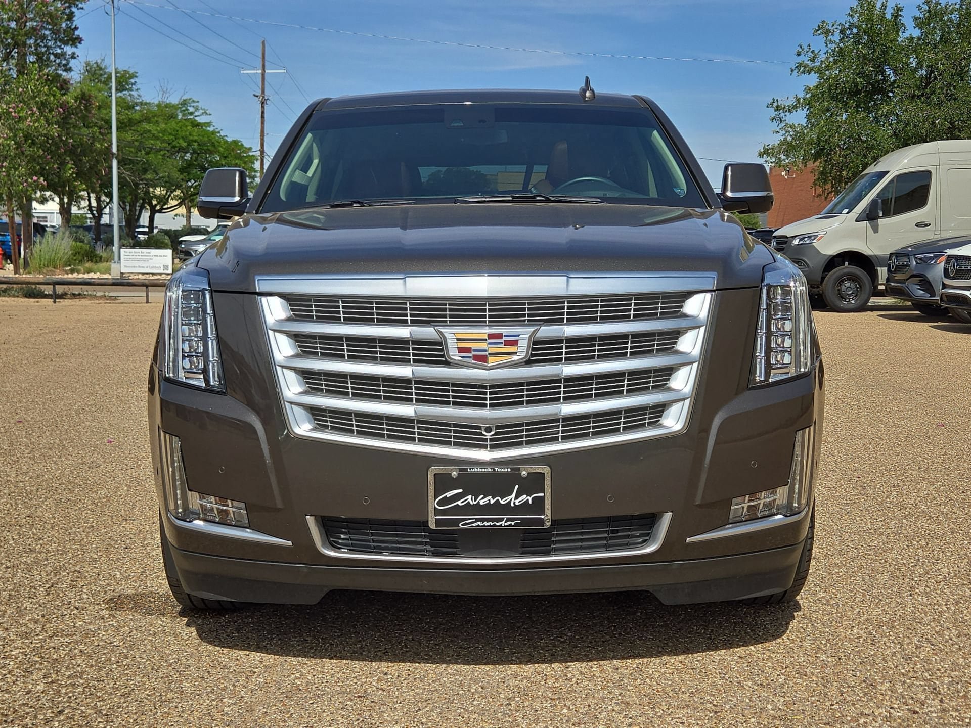 Used 2020 Cadillac Escalade ESV Premium Luxury w/ LPO, Radiant Package AWD/4WD image 10