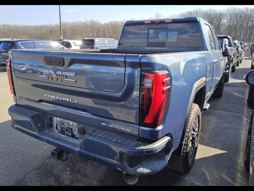 Used 2025 GMC Sierra 2500 Denali Ultimate image 9
