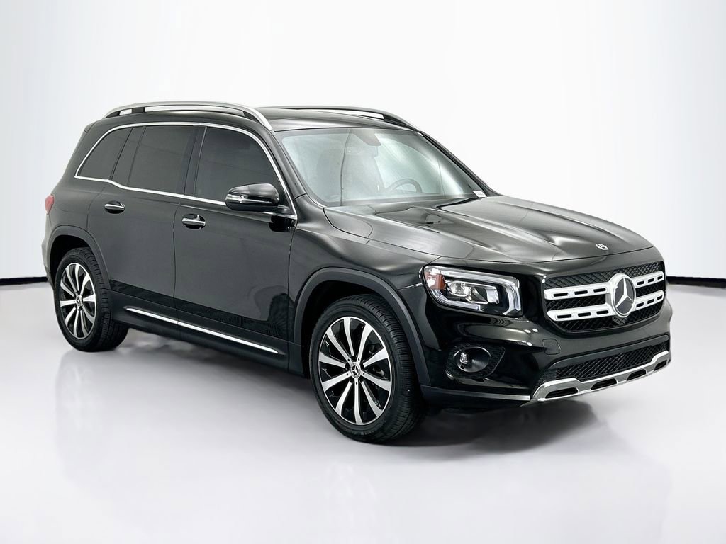 Used 2021 Mercedes-Benz GLB 250 4MATIC image 3