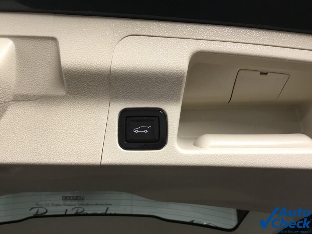 Used 2020 GMC Acadia Denali AWD/4WD image 13