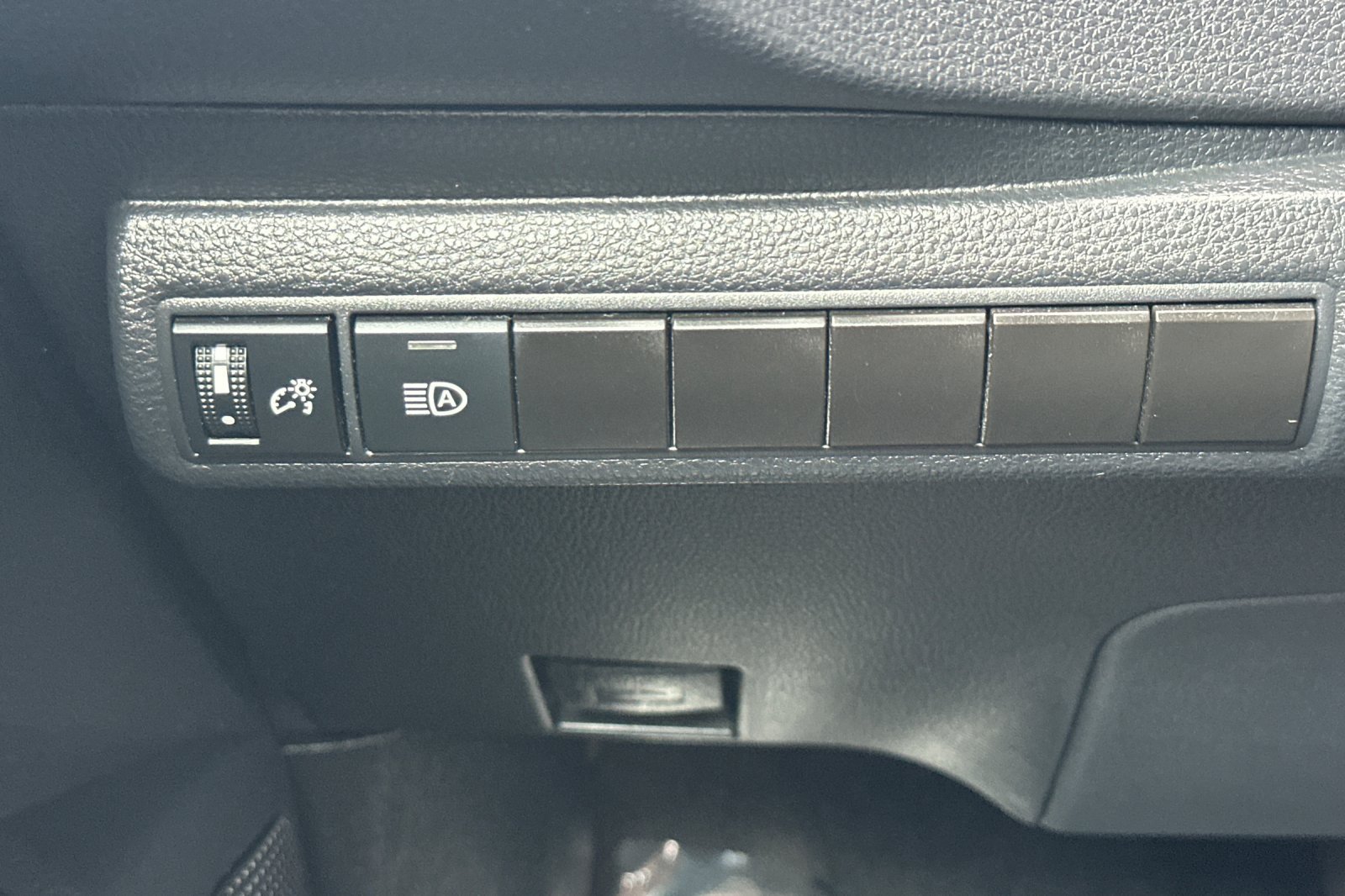 Used 2024 Toyota Corolla LE FWD image 41