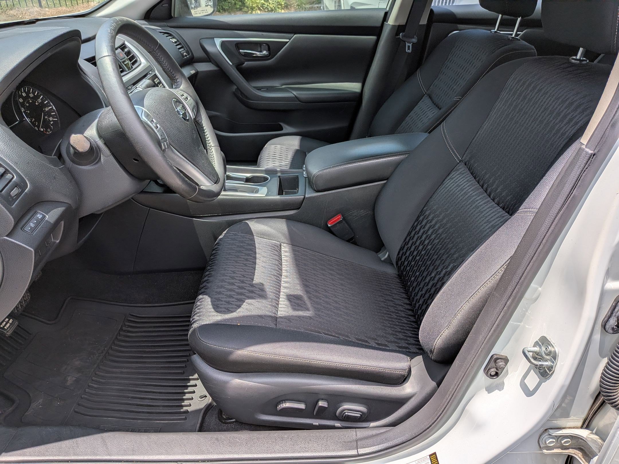 Used 2017 Nissan Altima 2.5 SV FWD image 15
