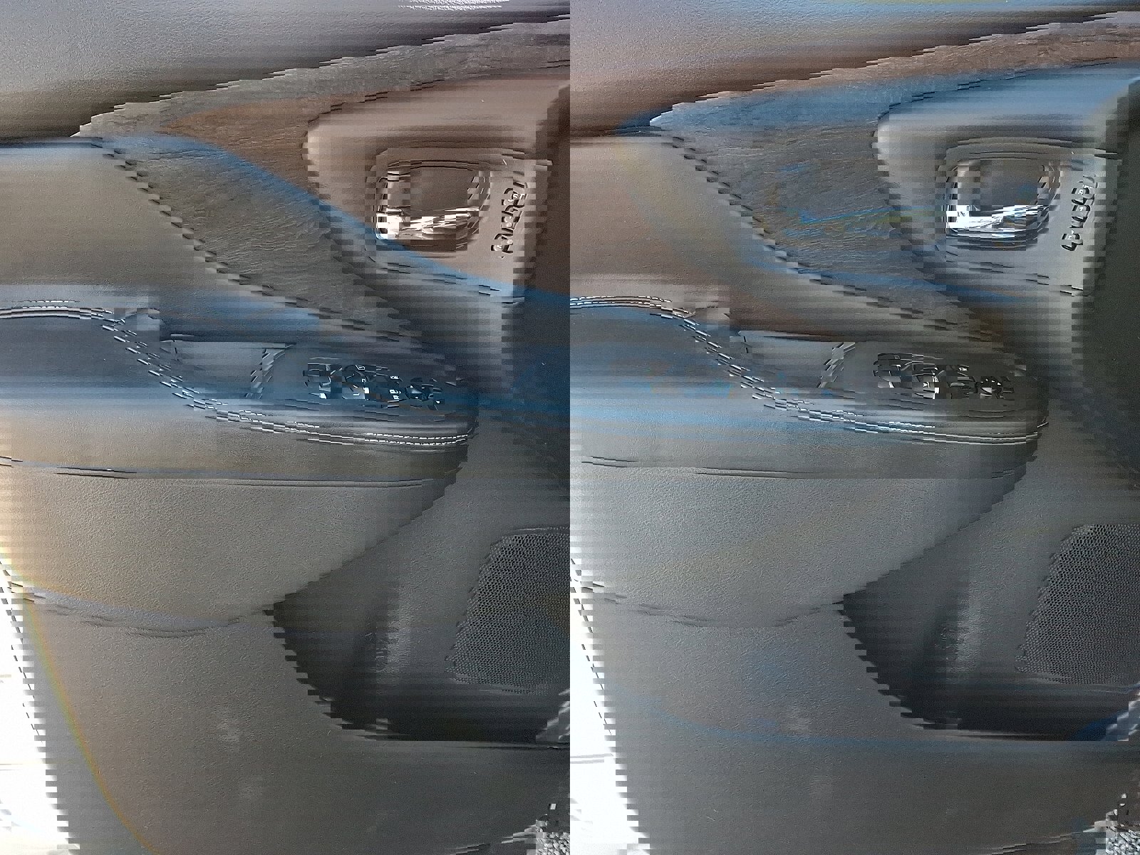 Used 2020 Nissan Murano Platinum w/ Cargo Package image 13