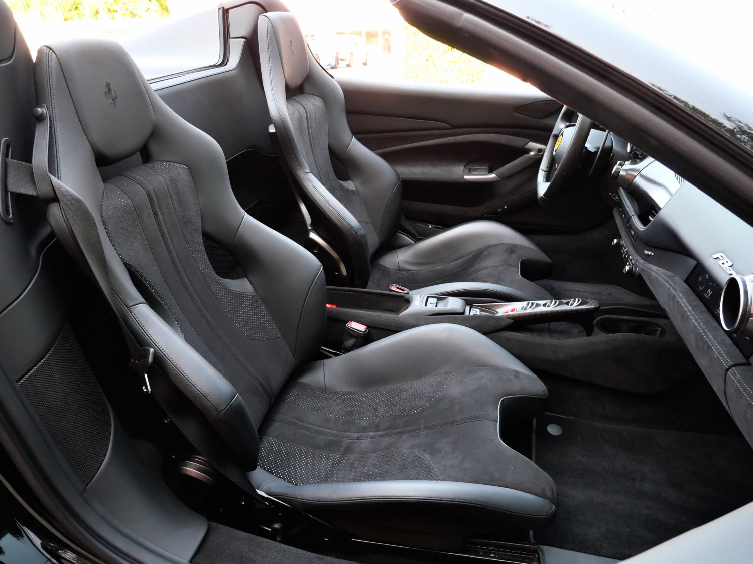 Used 2023 Ferrari F8 Tributo RWD image 32