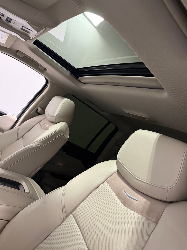 Used 2019 Cadillac Escalade ESV Luxury image 17