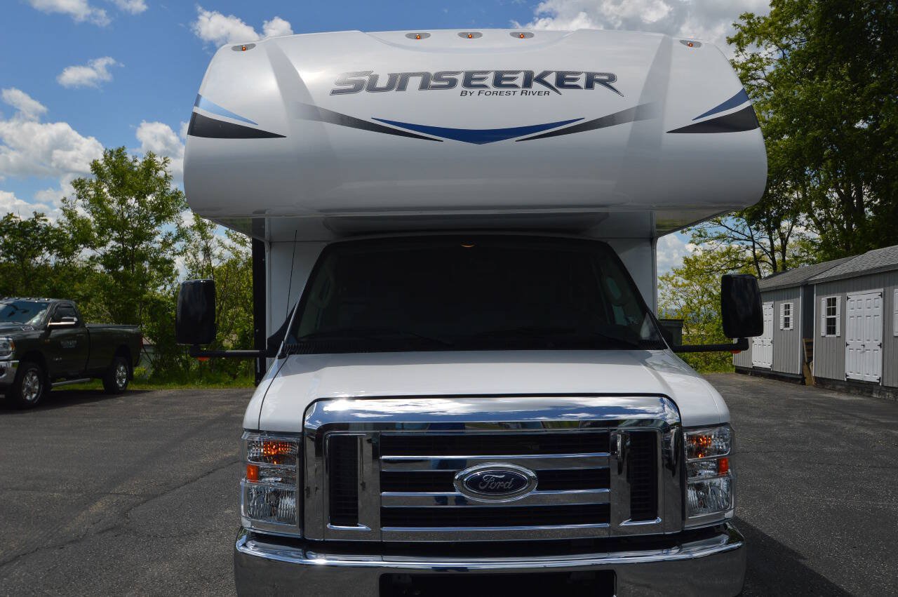 Used 2019 Ford E-450 and Econoline 450 Super Duty w/ Motorhome Prep Package RWD image 4