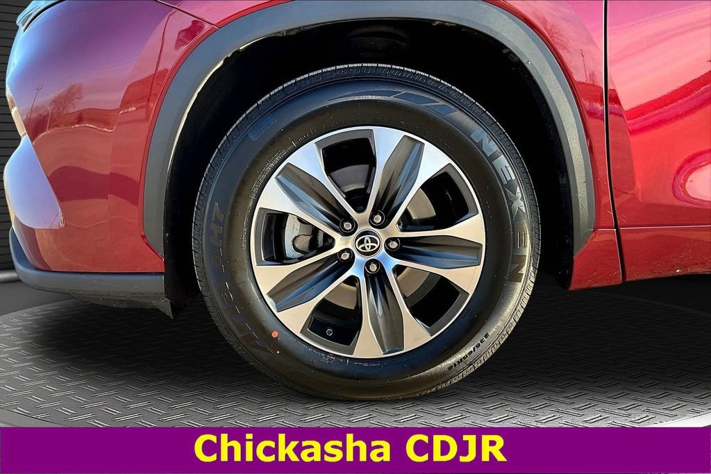 Used 2022 Toyota Highlander XLE image 31