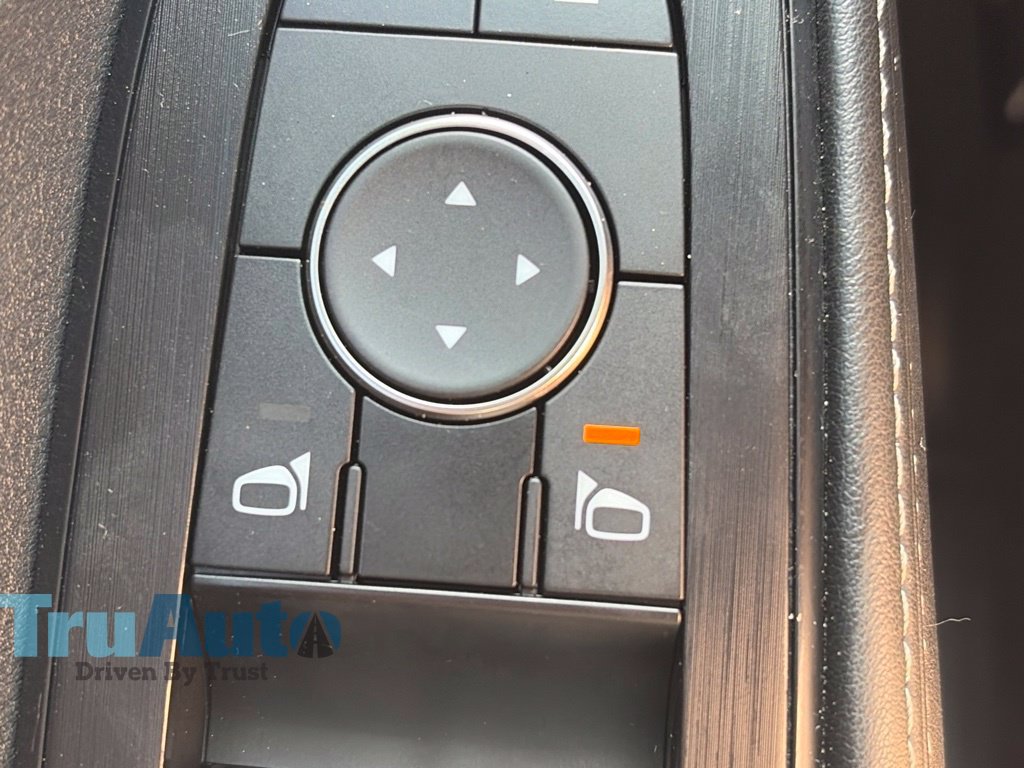 Used 2024 Nissan Rogue Platinum w/ Platinum Premium Package FWD image 31