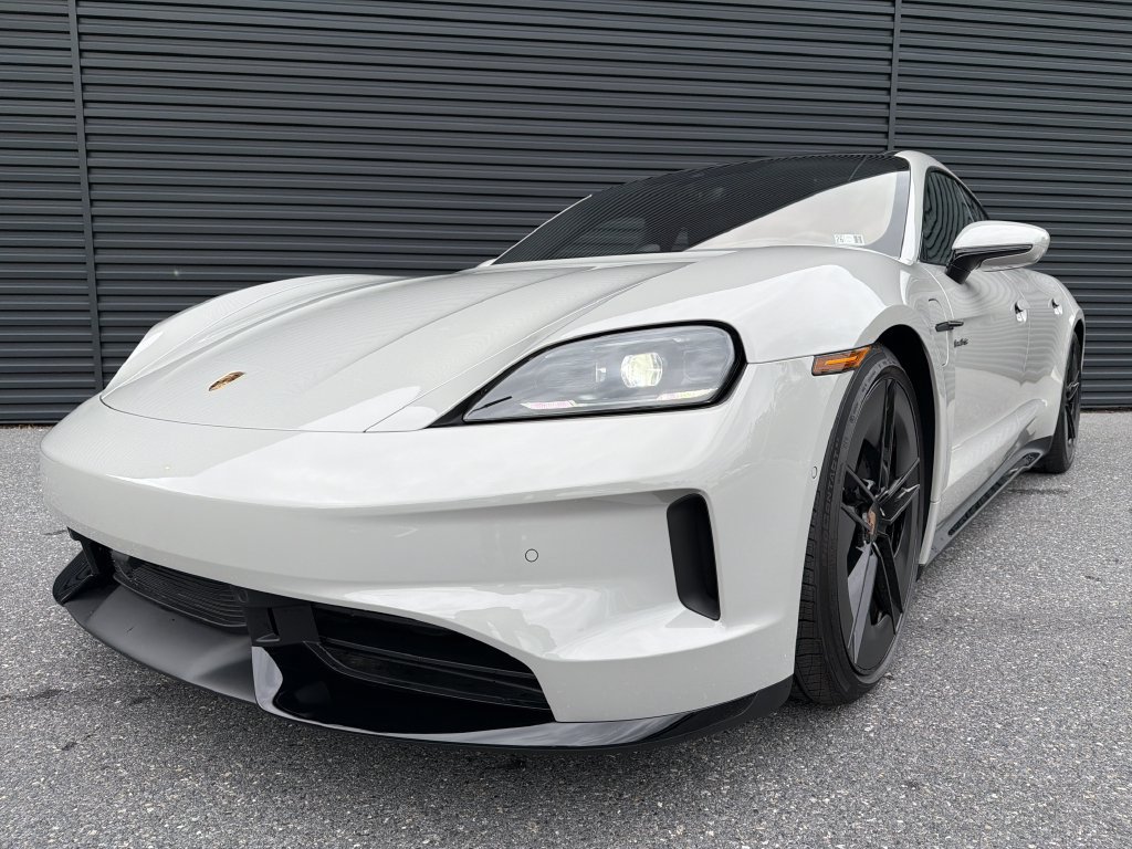 New 2026 Porsche Taycan GTS AWD/4WD image 1
