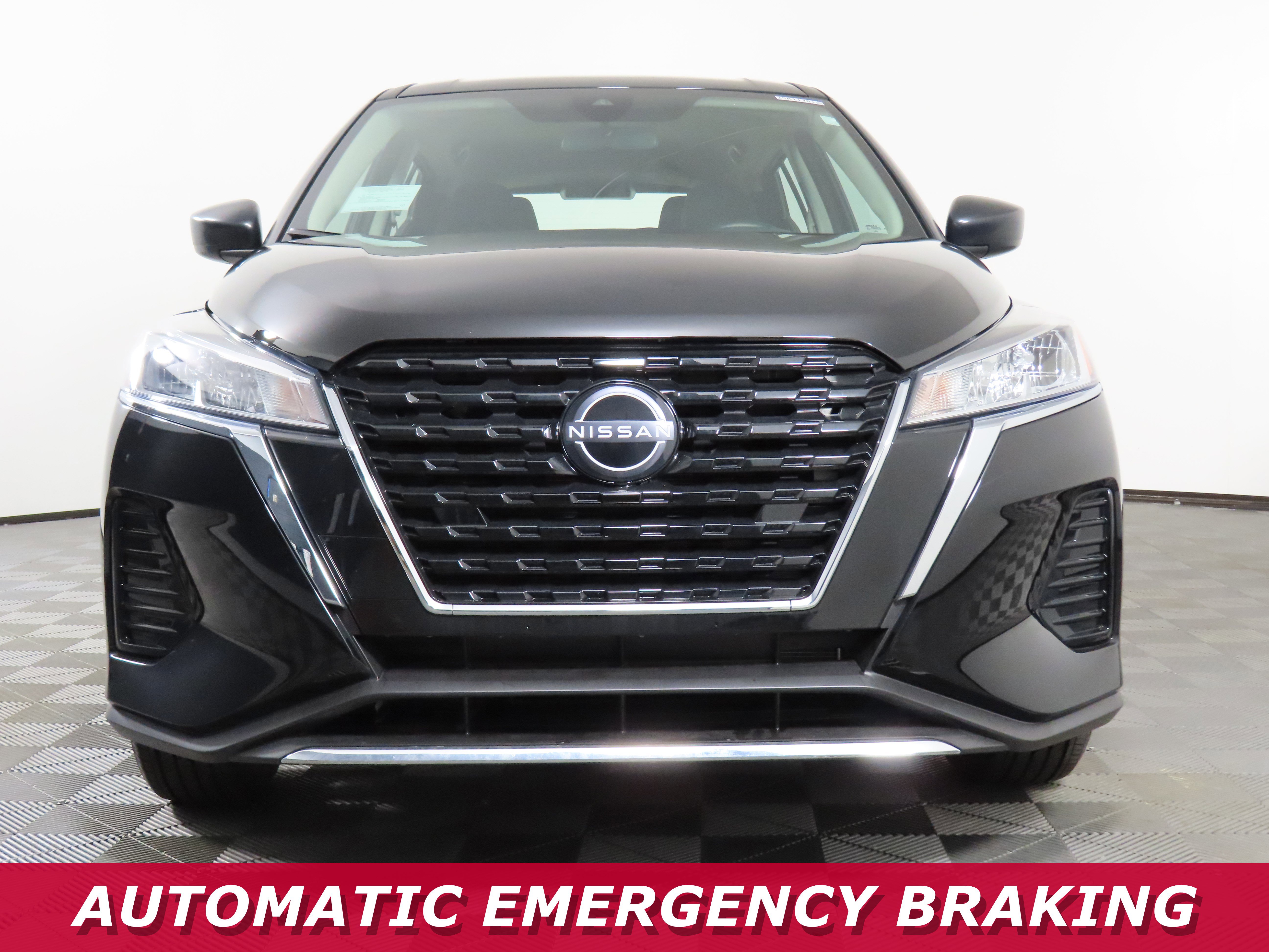 Certified 2025 Nissan Kicks Play S image 2