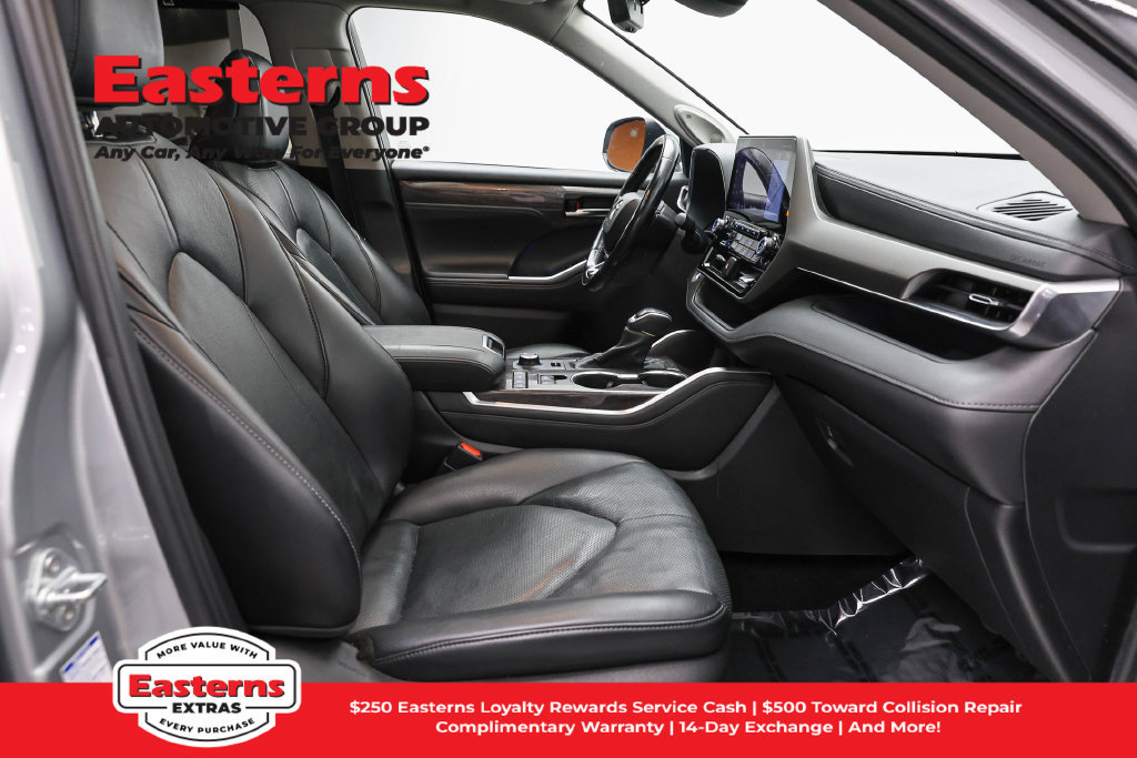 Used 2021 Toyota Highlander Limited AWD/4WD image 28
