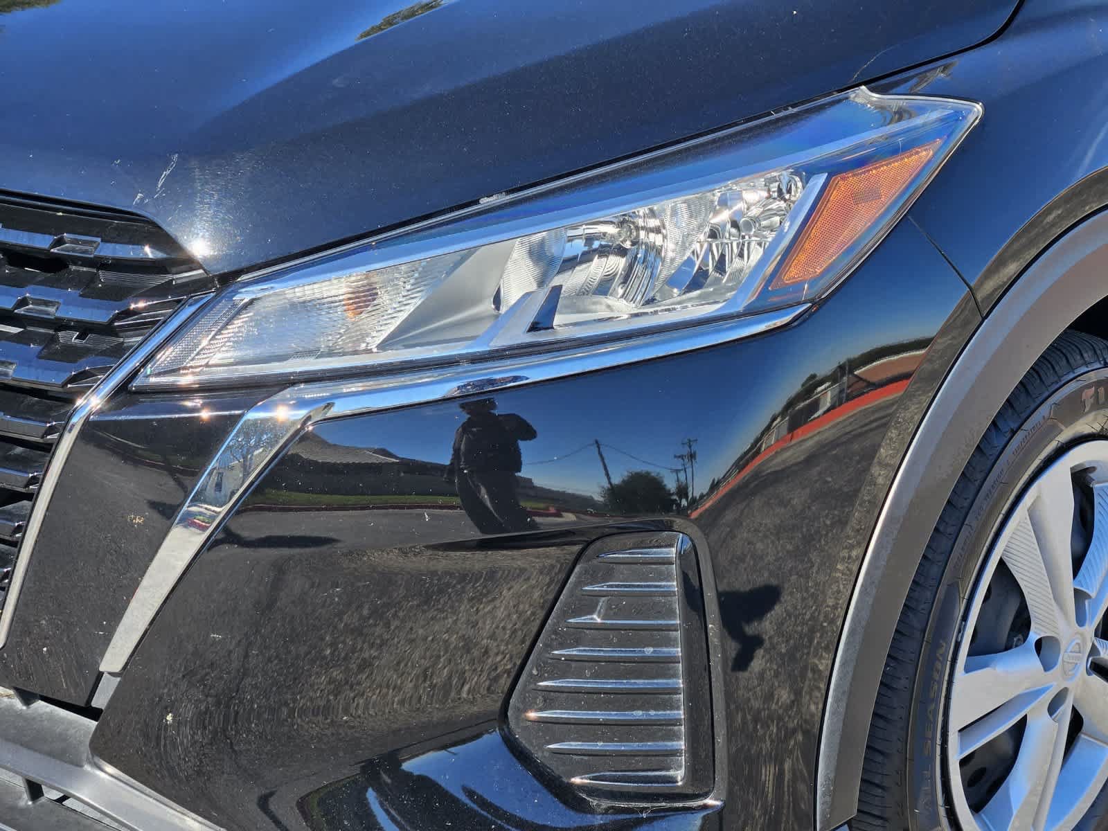 Used 2024 Nissan Kicks S FWD image 7