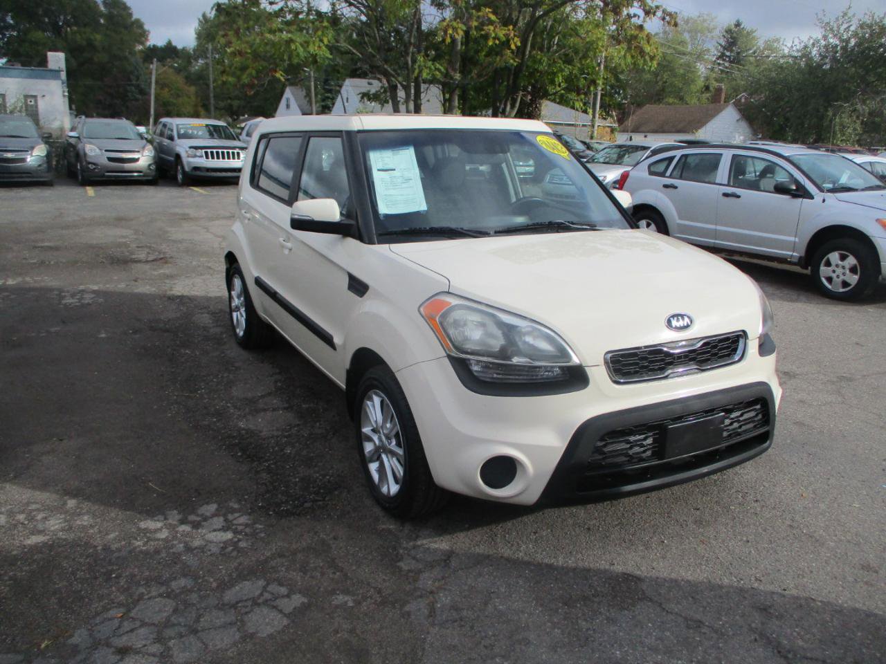 Used 2013 Kia Soul + image 1