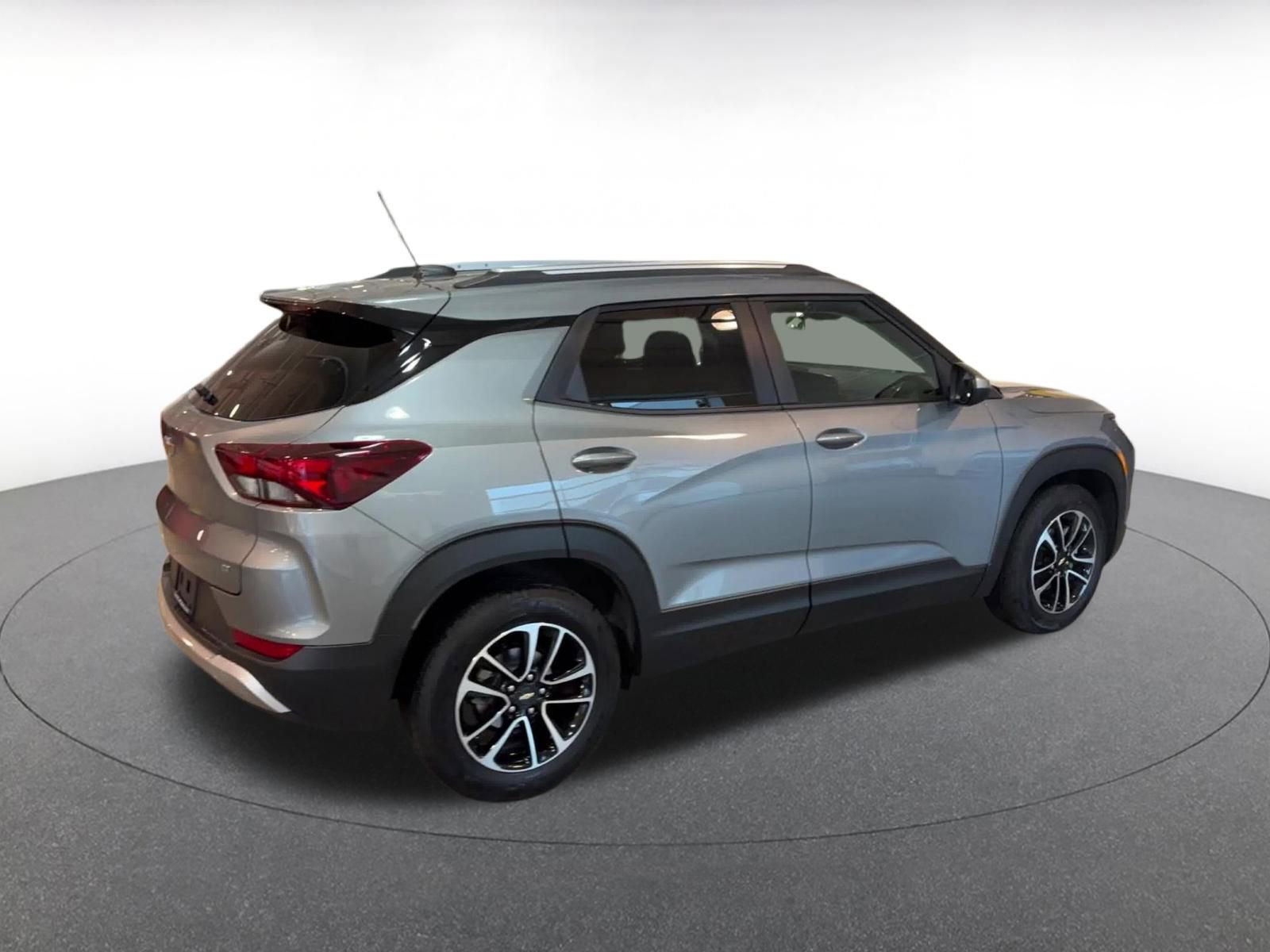 Used 2025 Chevrolet TrailBlazer LT image 16