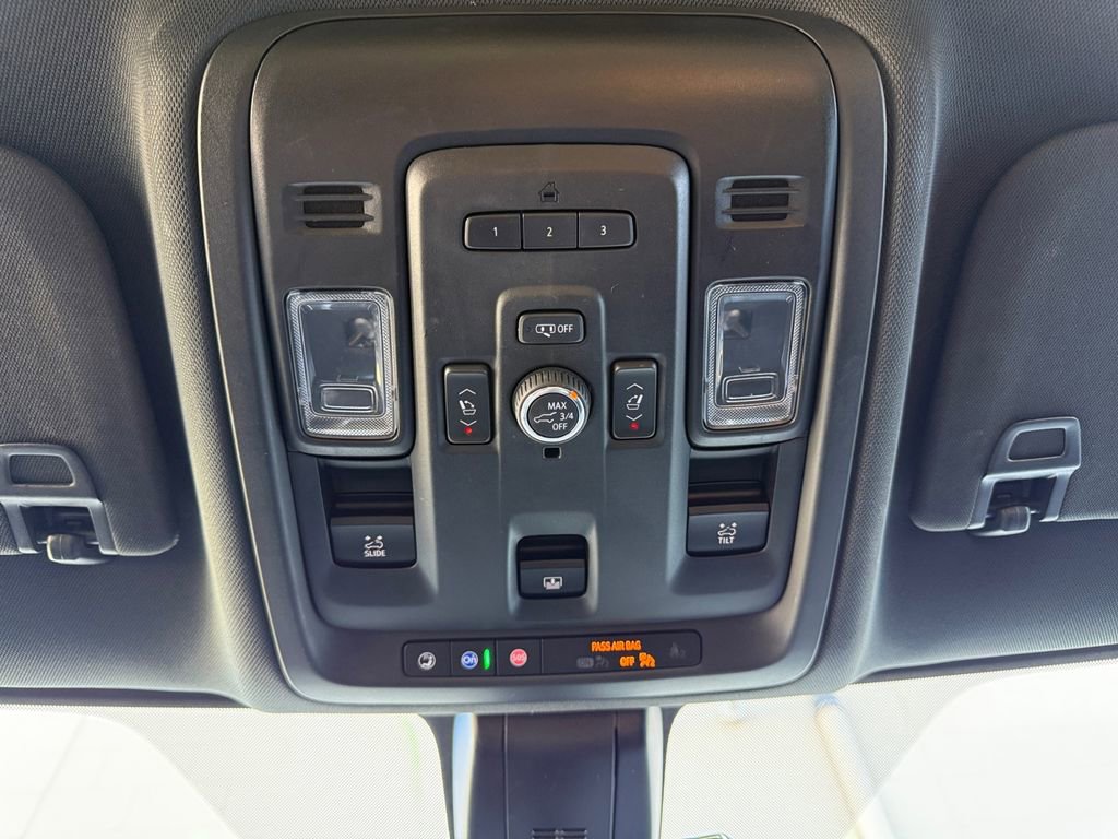 Used 2021 Chevrolet Tahoe Premier w/ Premium Package AWD/4WD image 24