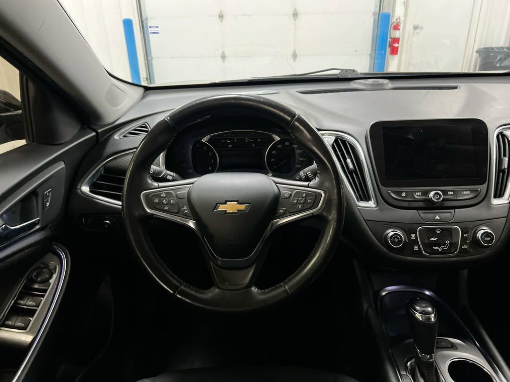 Used 2016 Chevrolet Malibu LT w/ Driver Confidence Package FWD image 11