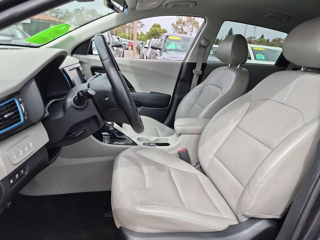 Used 2018 Kia Niro EX Premium FWD image 19