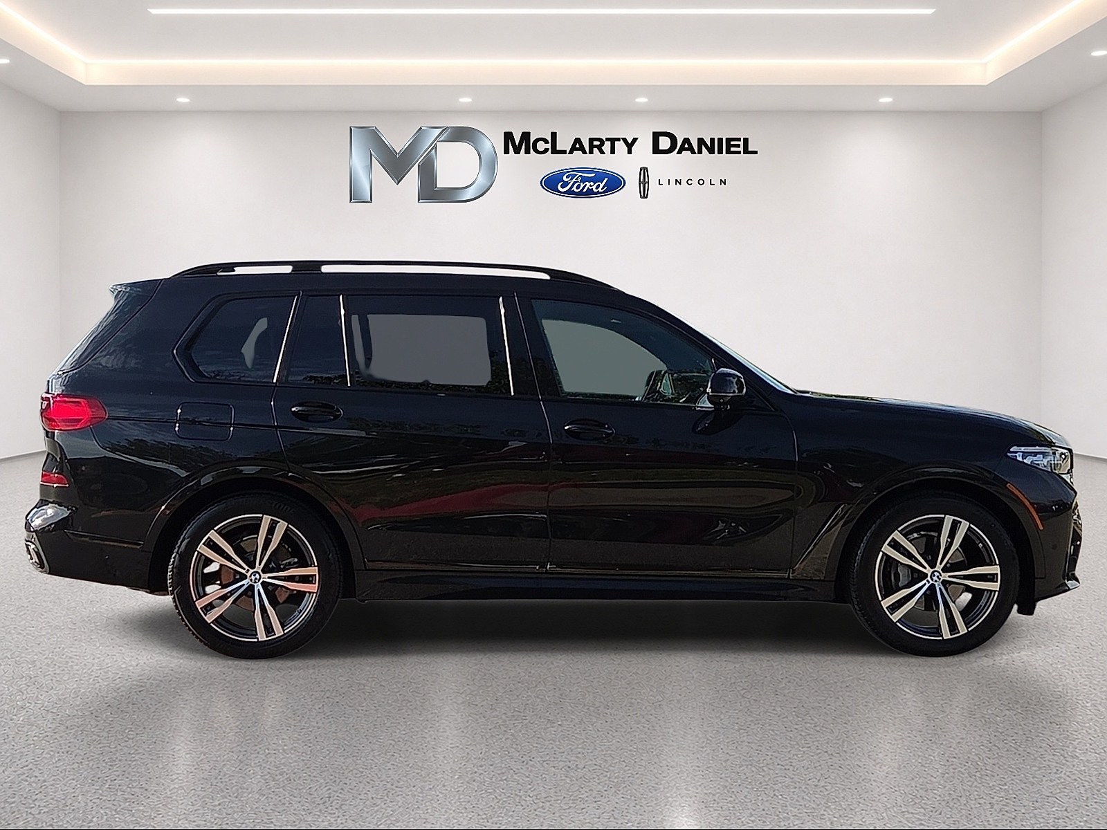 Used 2020 BMW X7 xDrive40i w/ M Sport Package AWD/4WD image 6