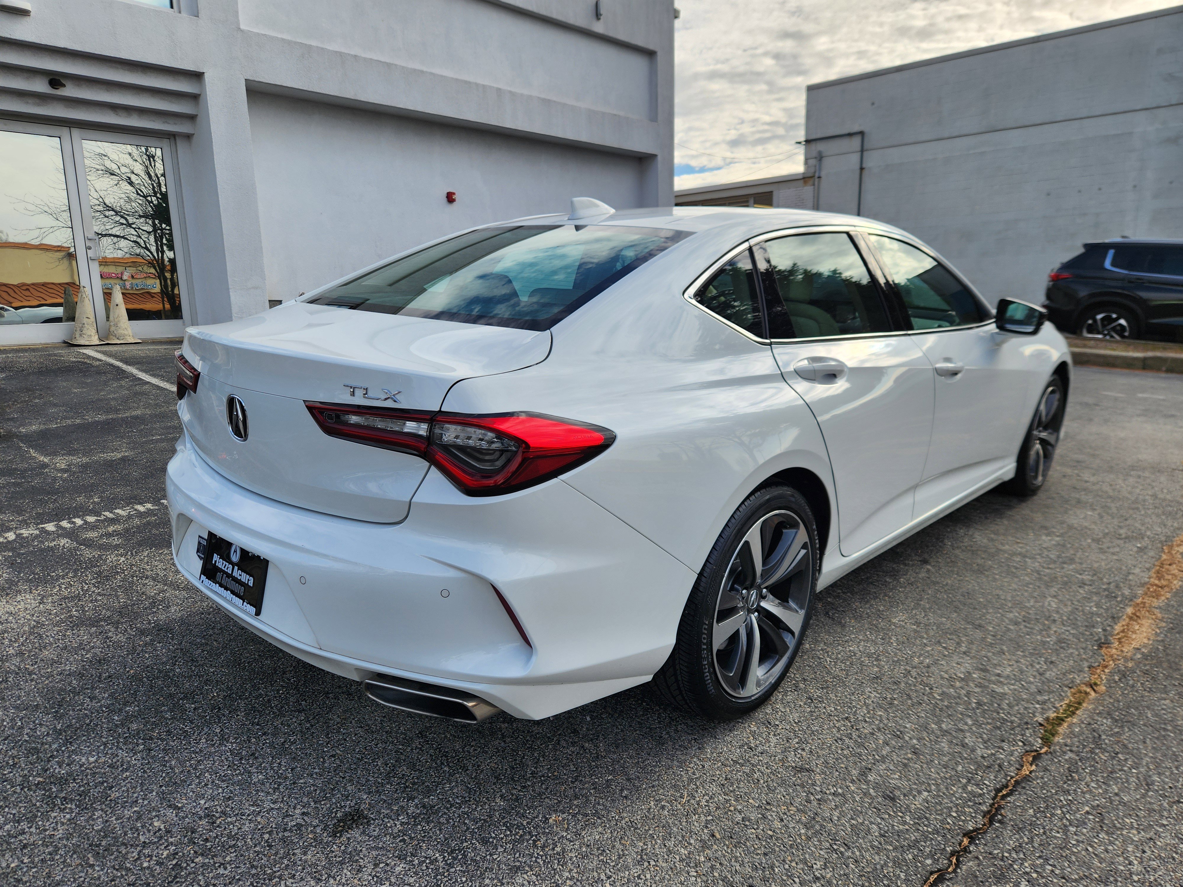 Certified 2025 Acura TLX w/ Technology Package image 4