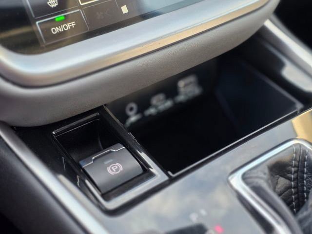 Certified 2025 Subaru Outback Premium image 30