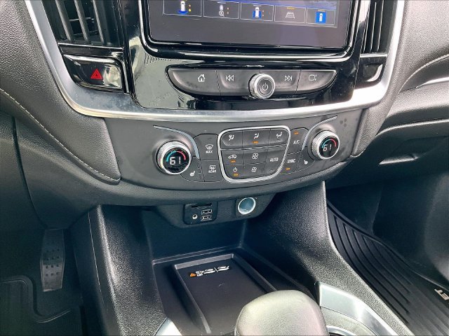 Used 2023 Chevrolet Traverse LT w/ LT Premium Package AWD/4WD image 28
