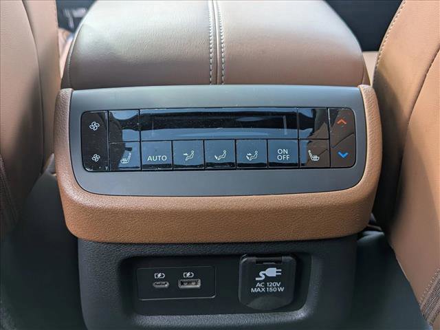Used 2024 Nissan Pathfinder Platinum w/ Cargo Package AWD/4WD image 18