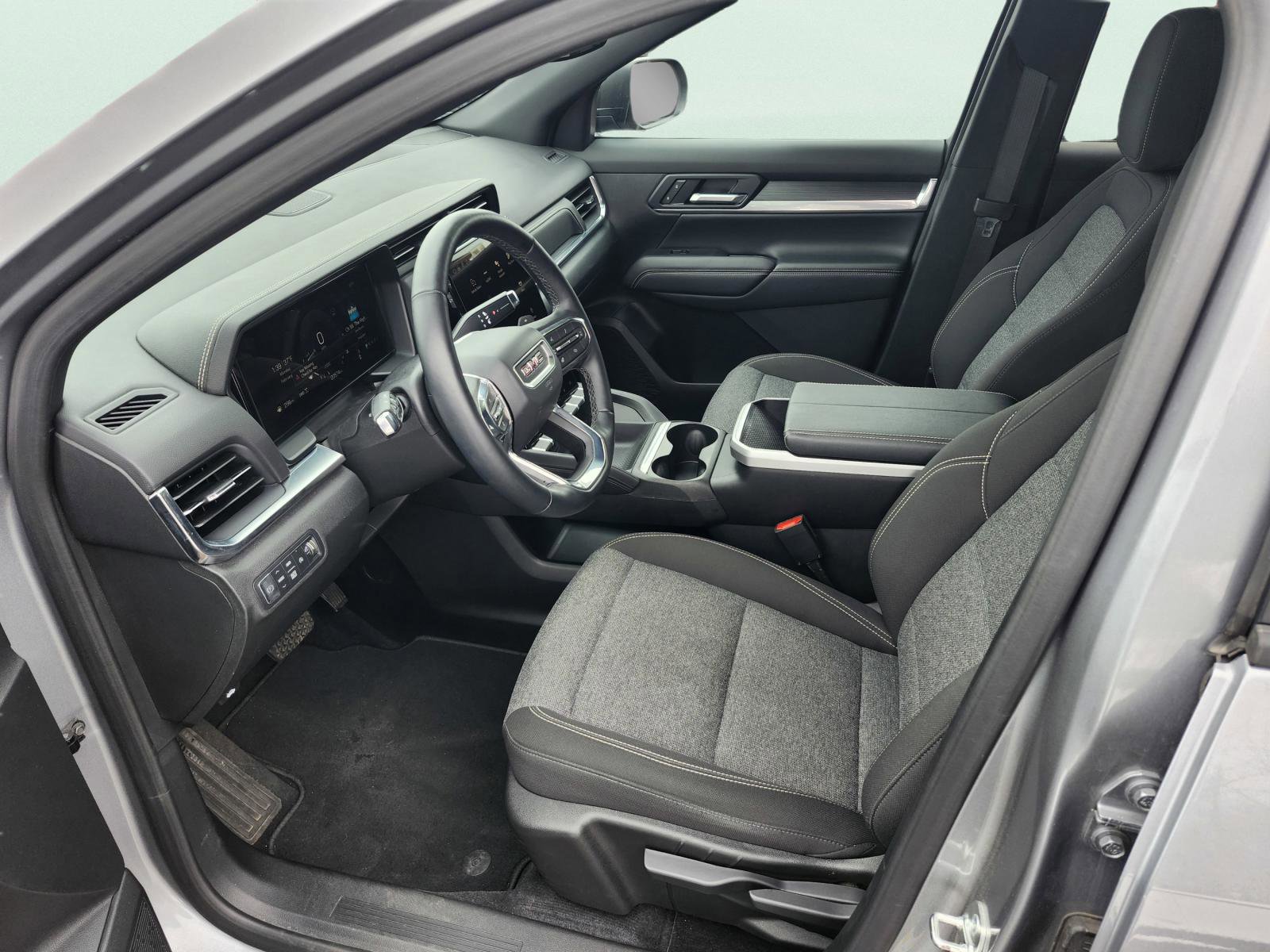 Used 2025 GMC Terrain Elevation AWD/4WD image 9