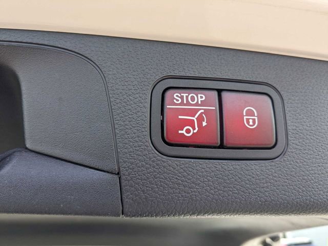 Used 2022 Mercedes-Benz GLC 300 4MATIC image 32