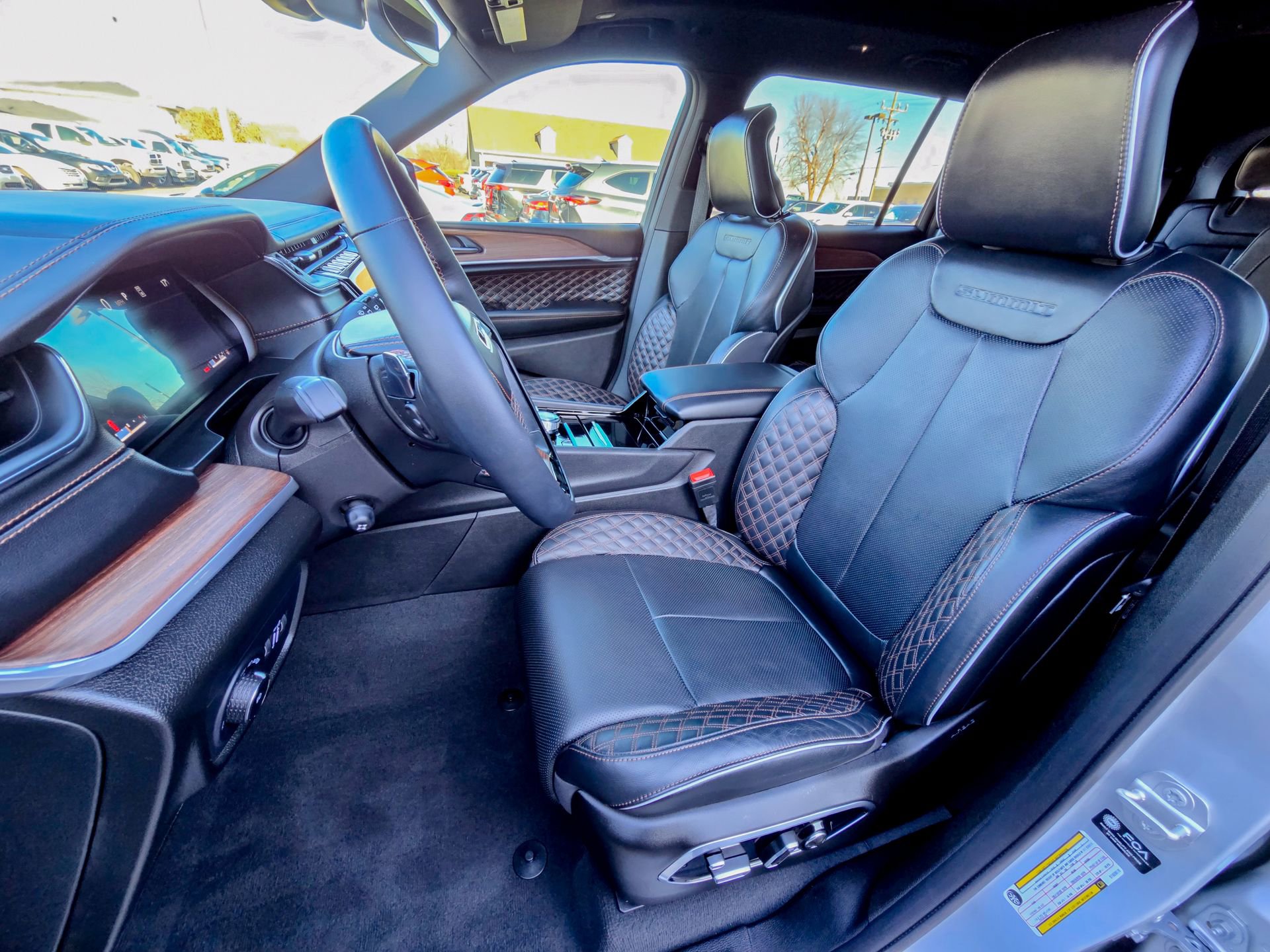 Used 2025 Jeep Grand Cherokee L Summit image 28