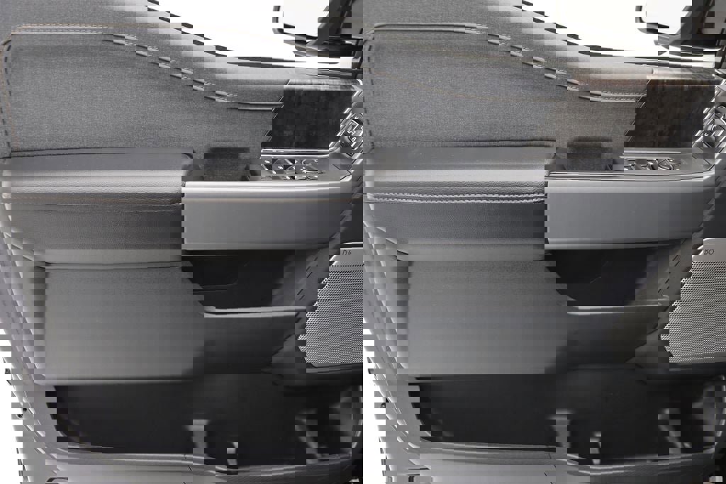 Used 2023 Ford F150 Lightning Lariat image 18