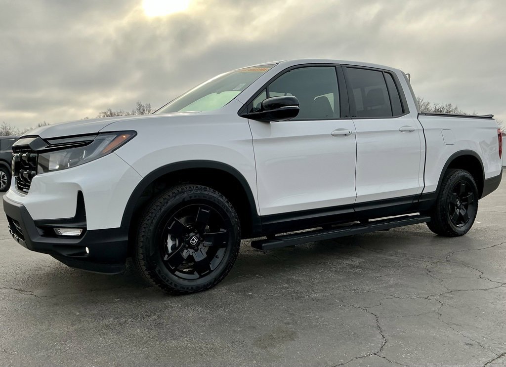 Used 2025 Honda Ridgeline Black Edition image 7
