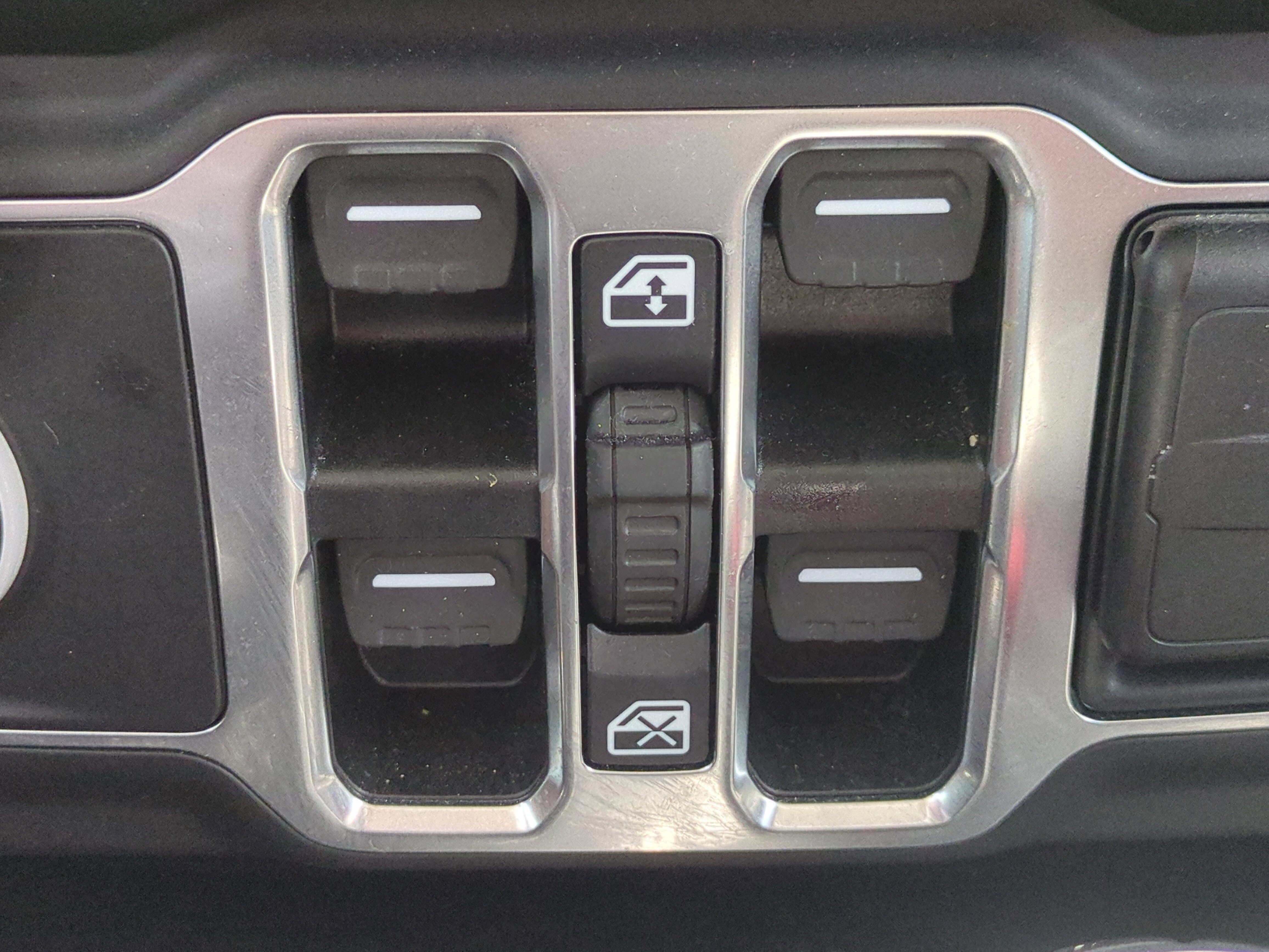 Used 2021 Jeep Wrangler Unlimited Sahara image 25