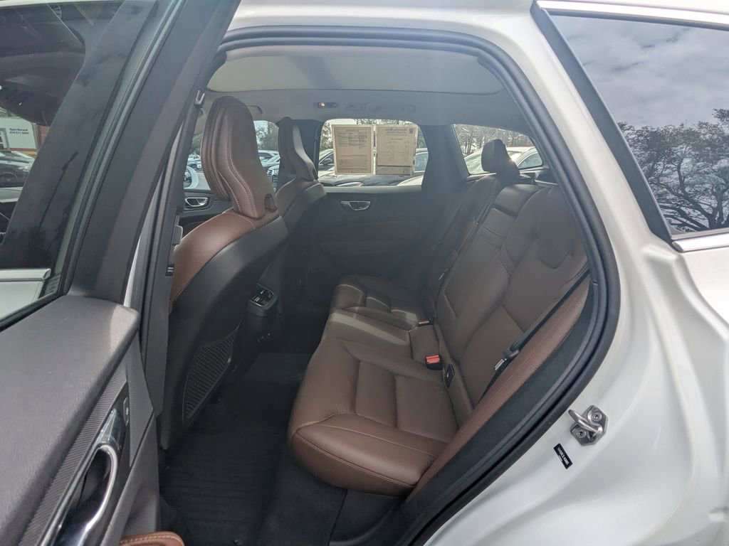 Used 2020 Volvo XC60 T5 Inscription image 25