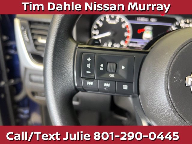 Used 2023 Nissan Rogue SV FWD image 23
