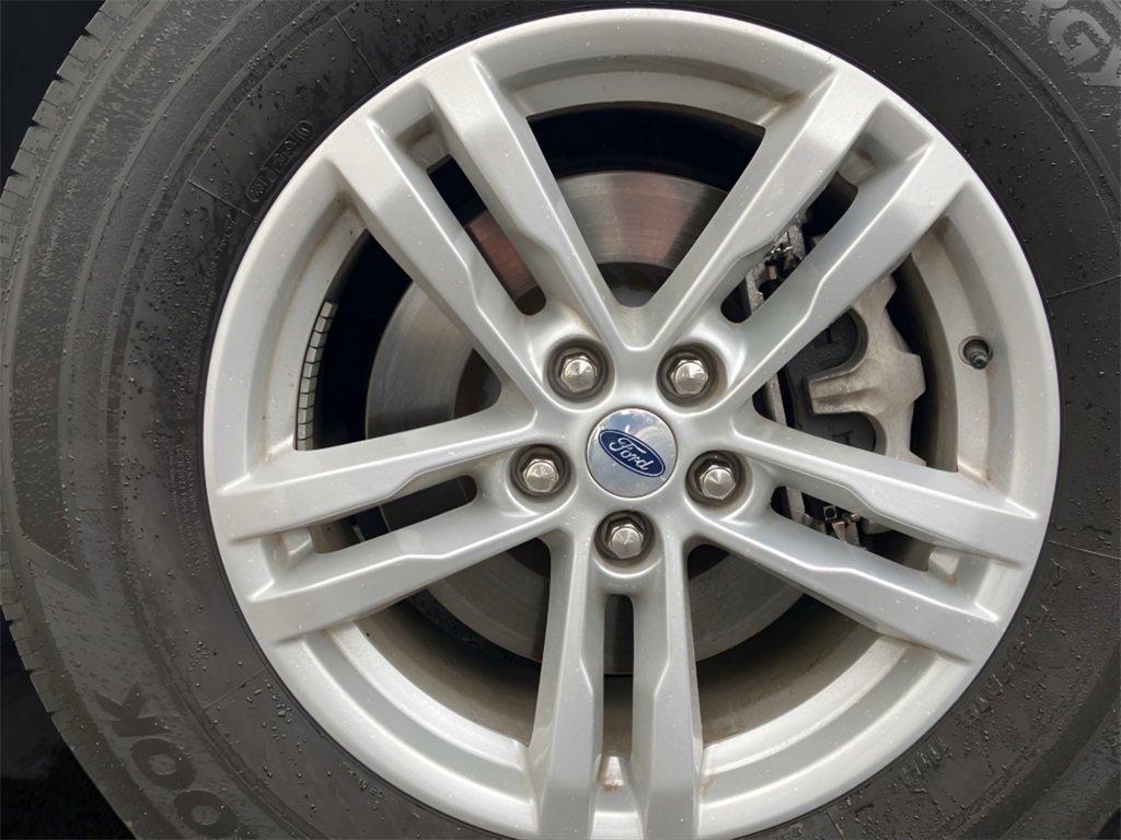 Used 2023 Ford Explorer XLT w/ Equipment Group 202A image 9