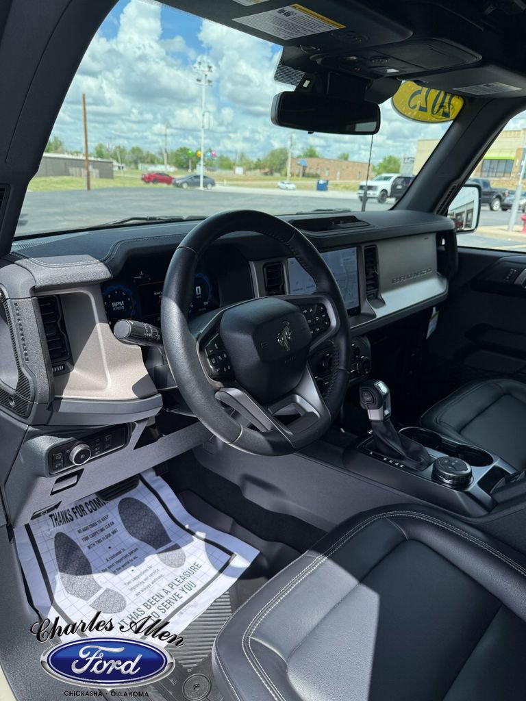 Used 2025 Ford Bronco Outer Banks AWD/4WD image 8