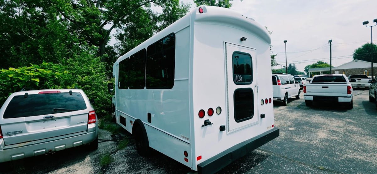 Used 2016 Ford E-450 and Econoline 450 Super Duty w/ Shuttle Bus Prep Package RWD image 6