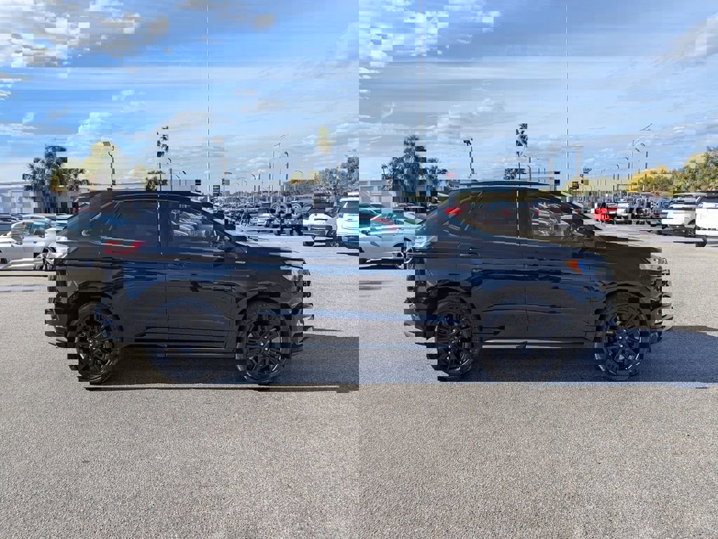 Used 2023 Ford Edge ST-Line image 3