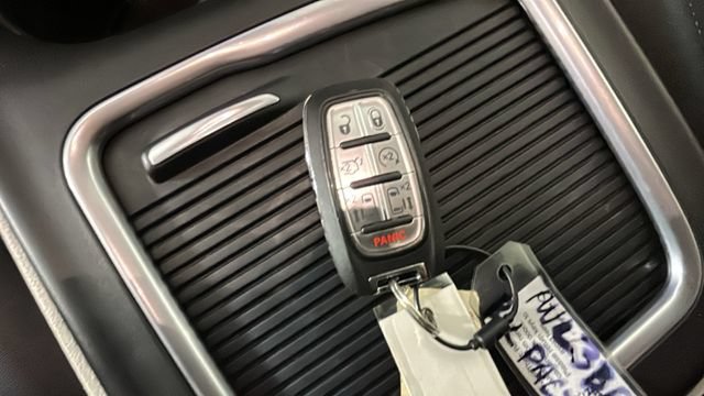 Used 2024 Chrysler Pacifica Touring-L FWD image 20