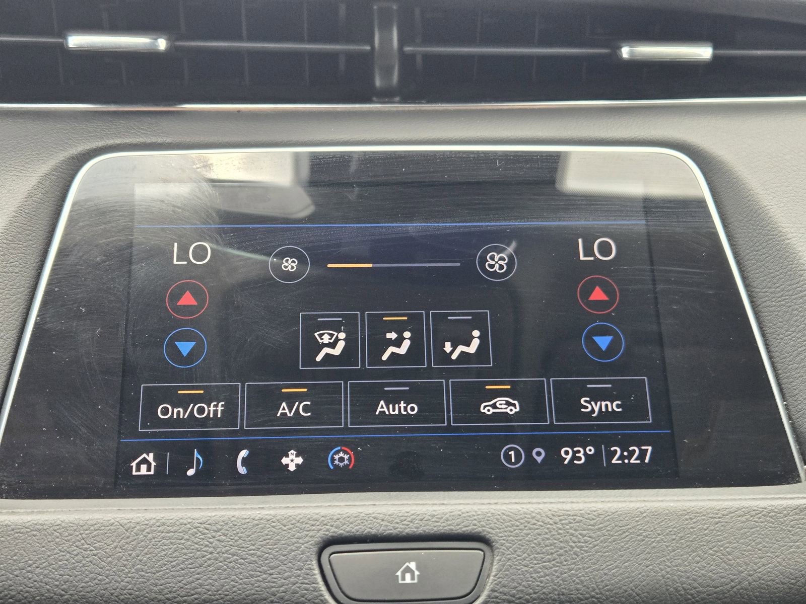 Used 2022 Cadillac XT4 Premium Luxury w/ Enhanced Visibility Package FWD image 22