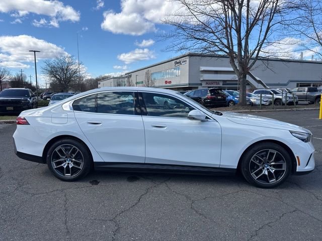 Used 2024 BMW i5 eDrive40i w/ M Sport Package RWD image 13