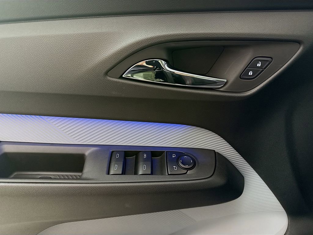 New 2027 Chevrolet Bolt RS w/ Technology Package FWD image 18