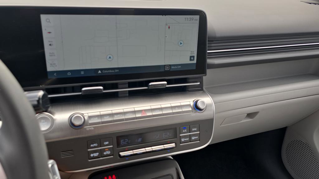 Certified 2024 Hyundai Kona SE FWD image 21