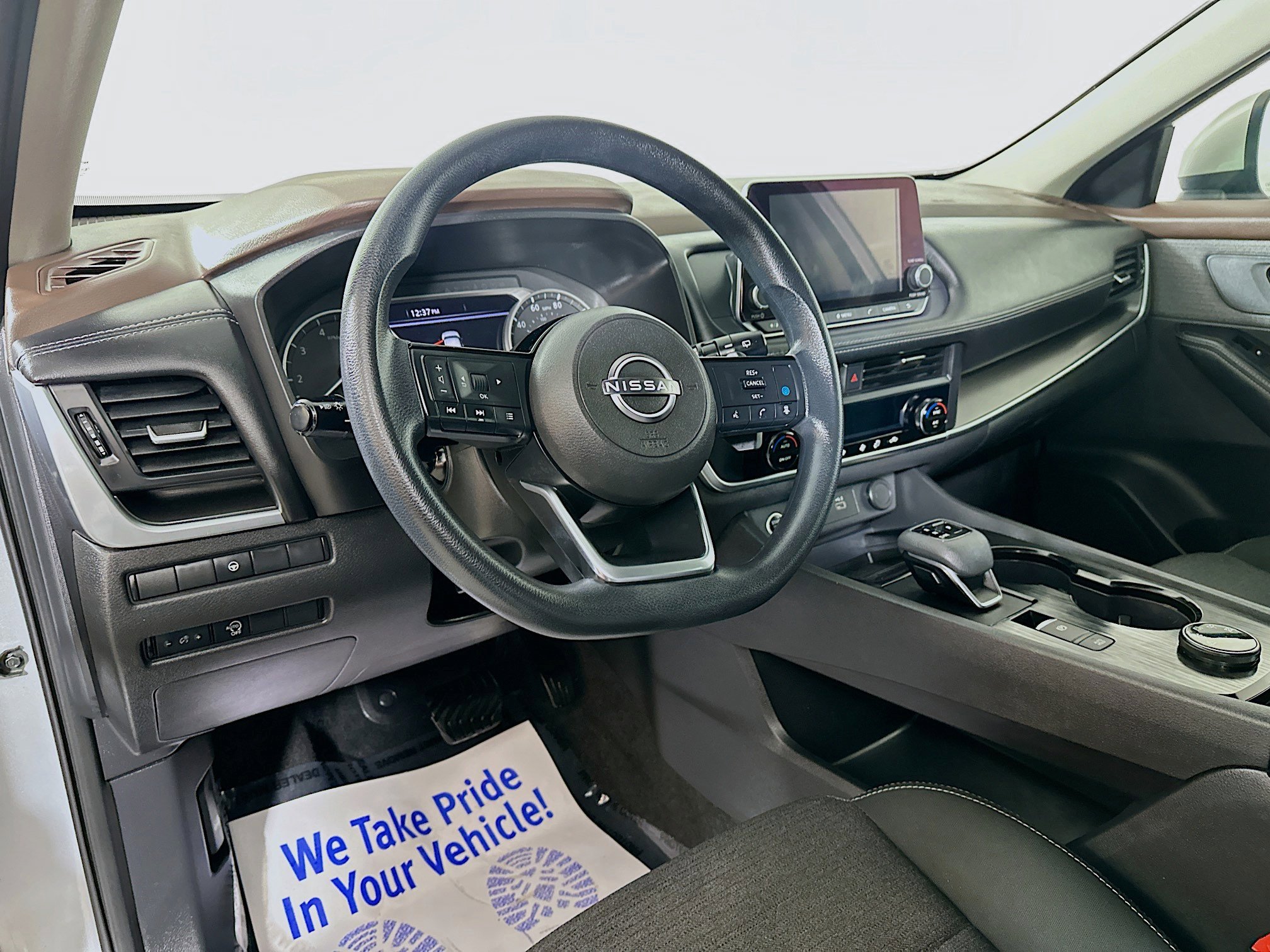 Used 2023 Nissan Rogue SV AWD/4WD image 9