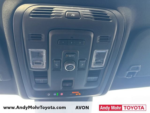 Used 2023 Cadillac Escalade Premium Luxury image 32