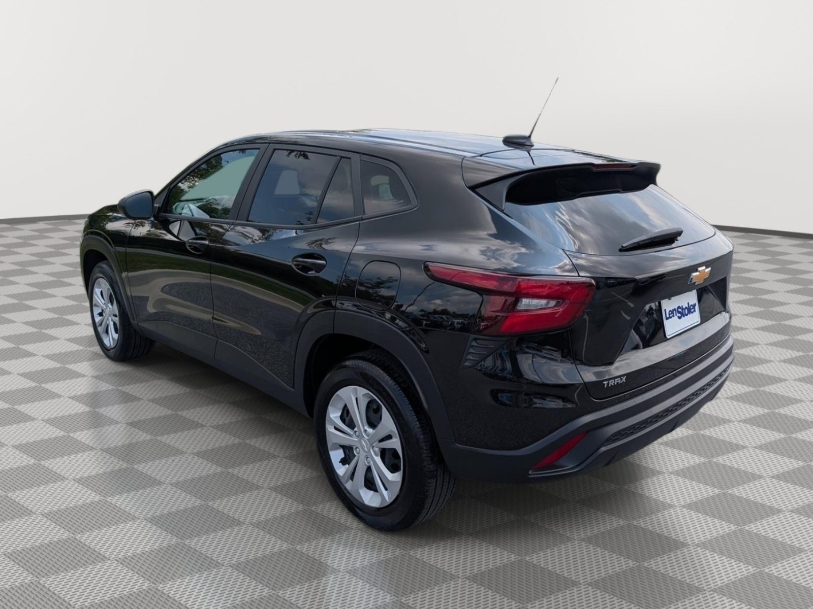 Used 2025 Chevrolet Trax LS FWD image 3
