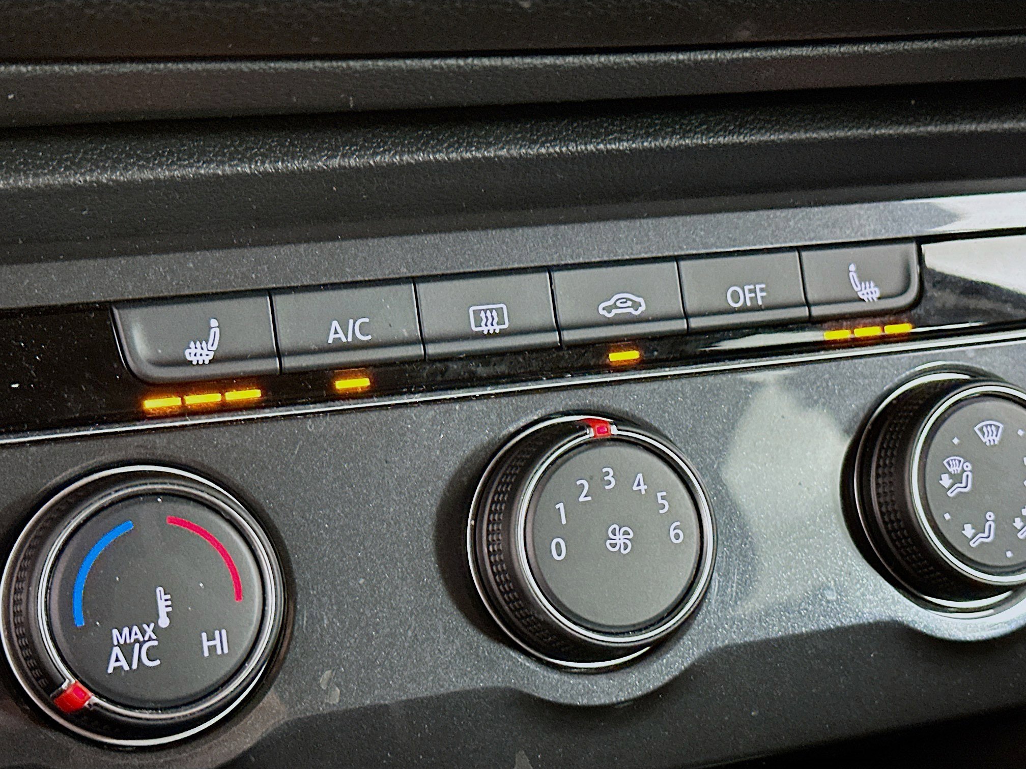 Used 2024 Volkswagen Tiguan S image 25