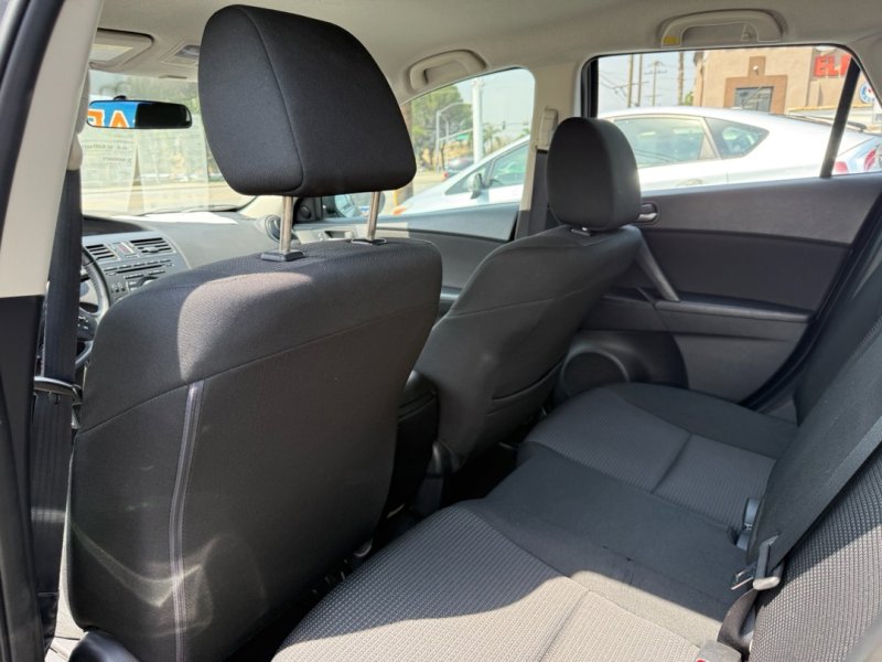 Used 2013 MAZDA MAZDA3 i Touring FWD image 18