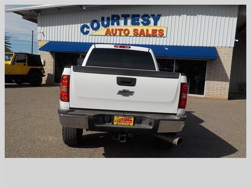 Used 2011 Chevrolet Silverado 2500 LT AWD/4WD image 7